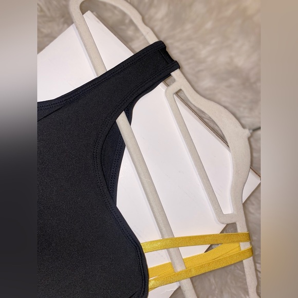 NEVER WORN Asymmetrical chest cut out Sports Bra - Picture 4 of 8